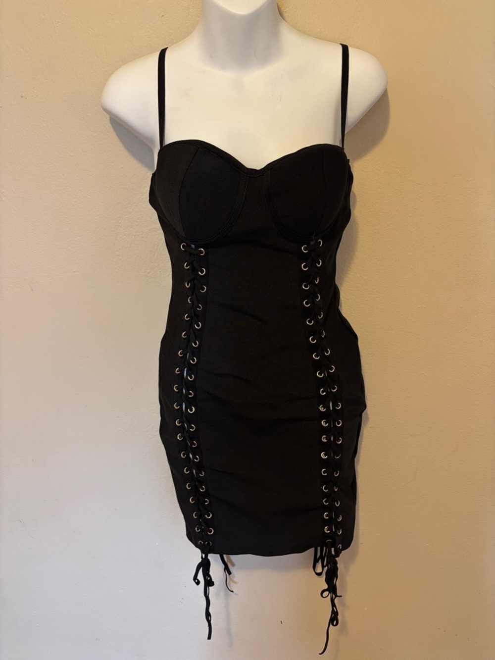 Sleek Lace-Up Bodycon Dress in Black